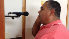  بالفيديو: المؤذن "أبو جبل أبو سرور" يرفع الآذان في مسجد النور بمدينة اللد